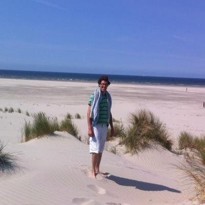 Ik woon, werk en geniet op Terschelling en deel graag mijn liefde voor dit mooie eiland. Zelfstandig ondernemer, getrouwd, hobby fotograaf, en meer ....
