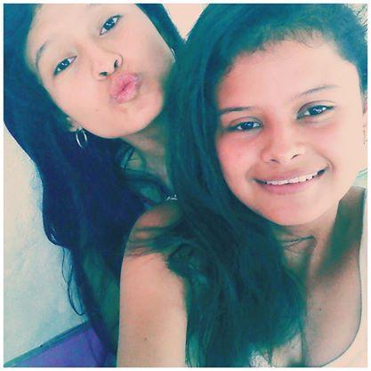 ♡El conocimiento hace personas inteligentes, el dinero hace personas ricas, pero la humildad hace grandes personas. ♡
