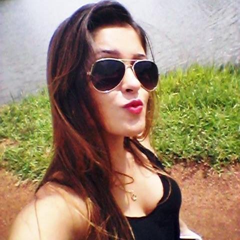 17 anos, feliz, direito, cristã! 
 snap: isaasoousaa - whats: 61 8211-5324