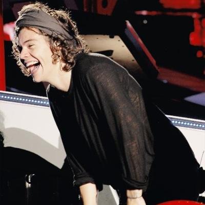 1D af; Harry makes me so happy; if you can't handle me spamming my boys, unfollow; Raconteur.