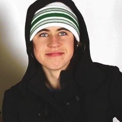 go follow @mendesaylove bc she does dms to 12/12 everyday. turn on her notifications or u will miss it