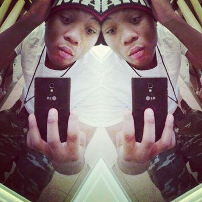 Kvngg_Kyron's profile picture. I'm kyron..17 years old..single /3 
#34DGN follow me & i''ll follow back
I Tweet Random Stuff :P