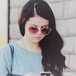 A Arte de ser Belieber e Selenator mas não shippar Jelena.