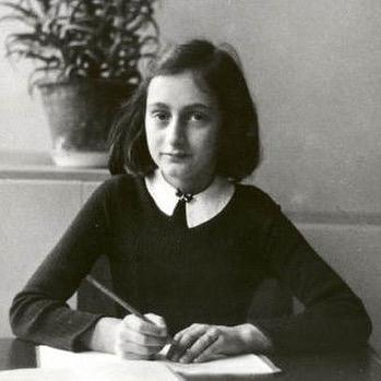 T24AnneFrank's profile picture. Tickets available here- http://t.co/idgGbElX1b 13th and 14th of March, Gulbenkian!