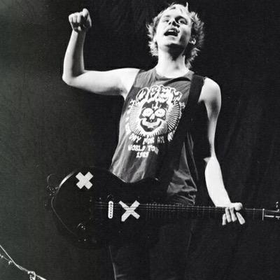 pls follow @clffrdxpizza because she gave you a free follow