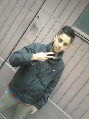 j'habite à lunel 
style de meuf blonde où brune