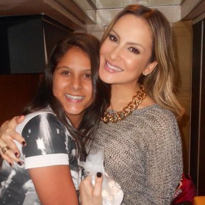 ''Muito mais do que acreditar em meus sonhos, você me ensinou que a gente não precisa estar perto, para estar junto.'' Claudia Leitte