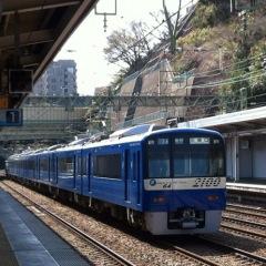 kishikaisei69's profile picture. デパートに詳しいコピーライター。人生に無駄な起伏が多い熟女。