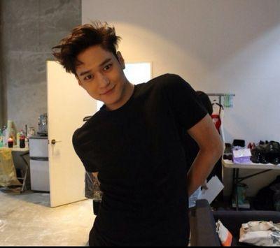 k2p611_bt's profile picture. 필름있수다 소속 배우. 모델 고경표 봇입니다.