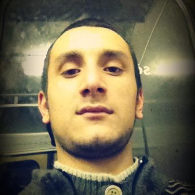 EsedovAmil's profile picture. bir şehid görmemişemki anasi millet vekili atasi nazir olsun ama herbi hisede komandirin yaninda maykayla gezen esger görmüşem ???