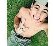 ako e uma pag que eu fiz para tentar realizar meu sonho que e passar um dia inteiro com o mc biel para isso preciso da ajuda de vcs e so seguir aki obg