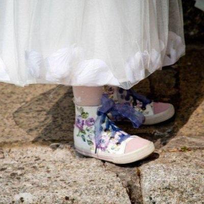 Artisan Florists - Amore Fiori offer a personal friendly service creating beautiful wedding flowers across Gower and surrounding areas. info@amore-fiori.co.uk