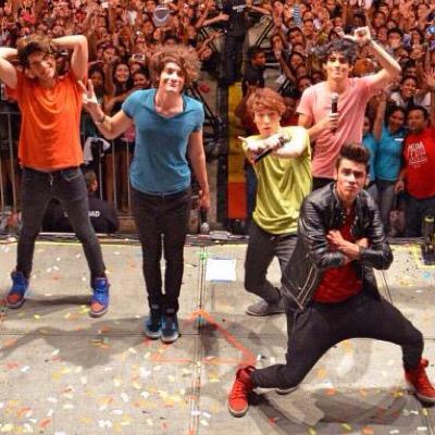 amo con todo mi ❤️ a todos los chicos de @somosCD9 y siempre los apoyare #Coderforever hasta el final❤️