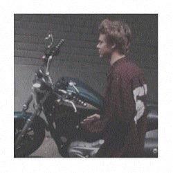 ashtons daddy af and if you dont think so you can leave.