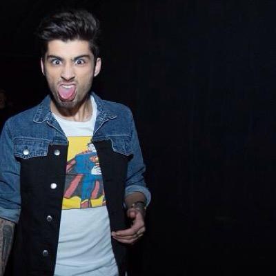 FOLLOW @zaynodollar PLEASE ! :) :)