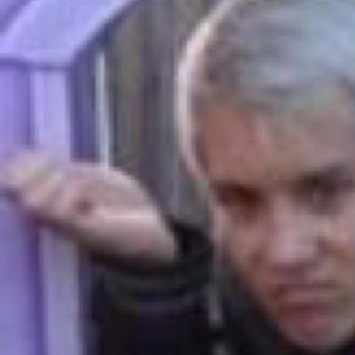 im just trying to live life being ryan minaj's middle finger