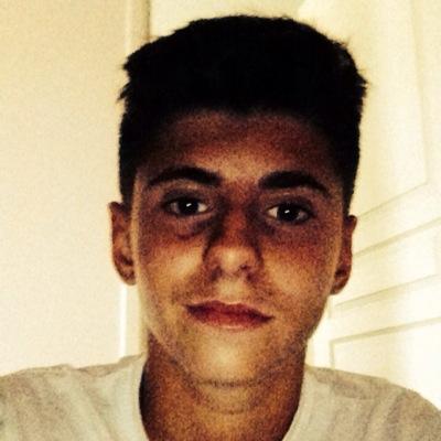 TheWBofGf's profile picture. la vie c'est pas comme un oinj' si tu me roule c'est moi qui te fume. #guizi Y&W