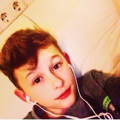 Ich bin 11•Albaner•Bin kein hater•Und kenn jeden und alles•#
