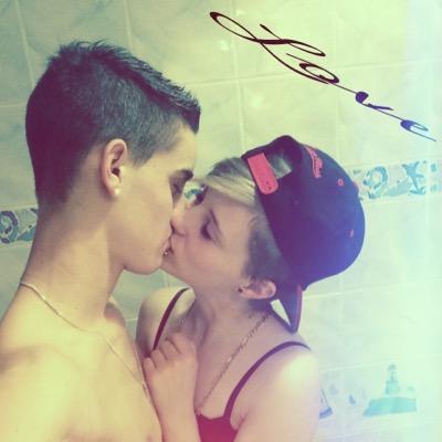 amoureux et pour la vie ❤️ 
serveur pour toute une vie ❤️