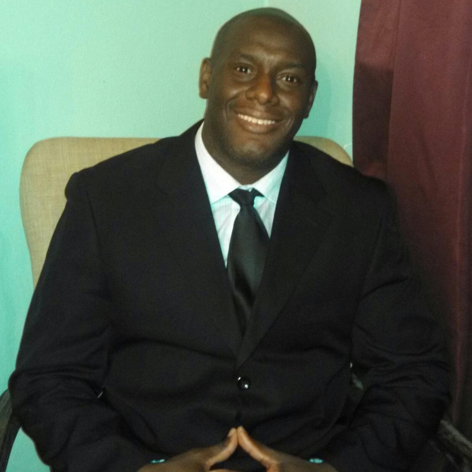 I love God, life, family, people and Sports!!!