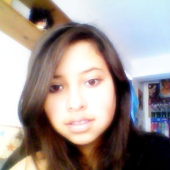 'm directioner forever, I like to eat ice cream, chatting with my friends, reading, dancing and listening to music