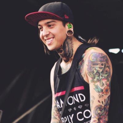 Rock/scremo bands❤️ Damon Fizzy :3 Pierce the veil&black veil brides❤️  Snapchat : x.erin14
