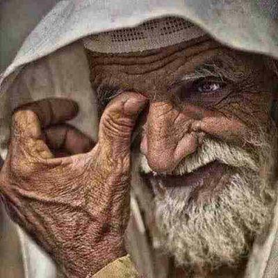 «≤ ☜ هنــُّاڪ اشخَــاص اشبـّـه
بالاحذٍّيــه.. الًّانيقــه مهّمــا غــٌلا ثمنٍّــها
$..$فــَّلن تتجــاْوز الاقَــدام☞ ≥»›