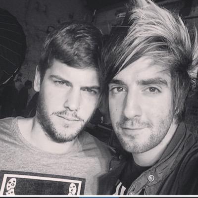 Band related tweets/pictures from pop punk, punk, metal kinda bands // i follow back bands,musicians,youtubers,clothing lines etc