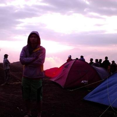 Tujuan utama kembali lagi ke rumah dgn selamat dan puncak adalah bonus (y)