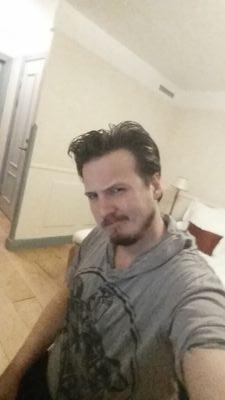 h0tten's profile picture. mmm hej jag twitterilittar