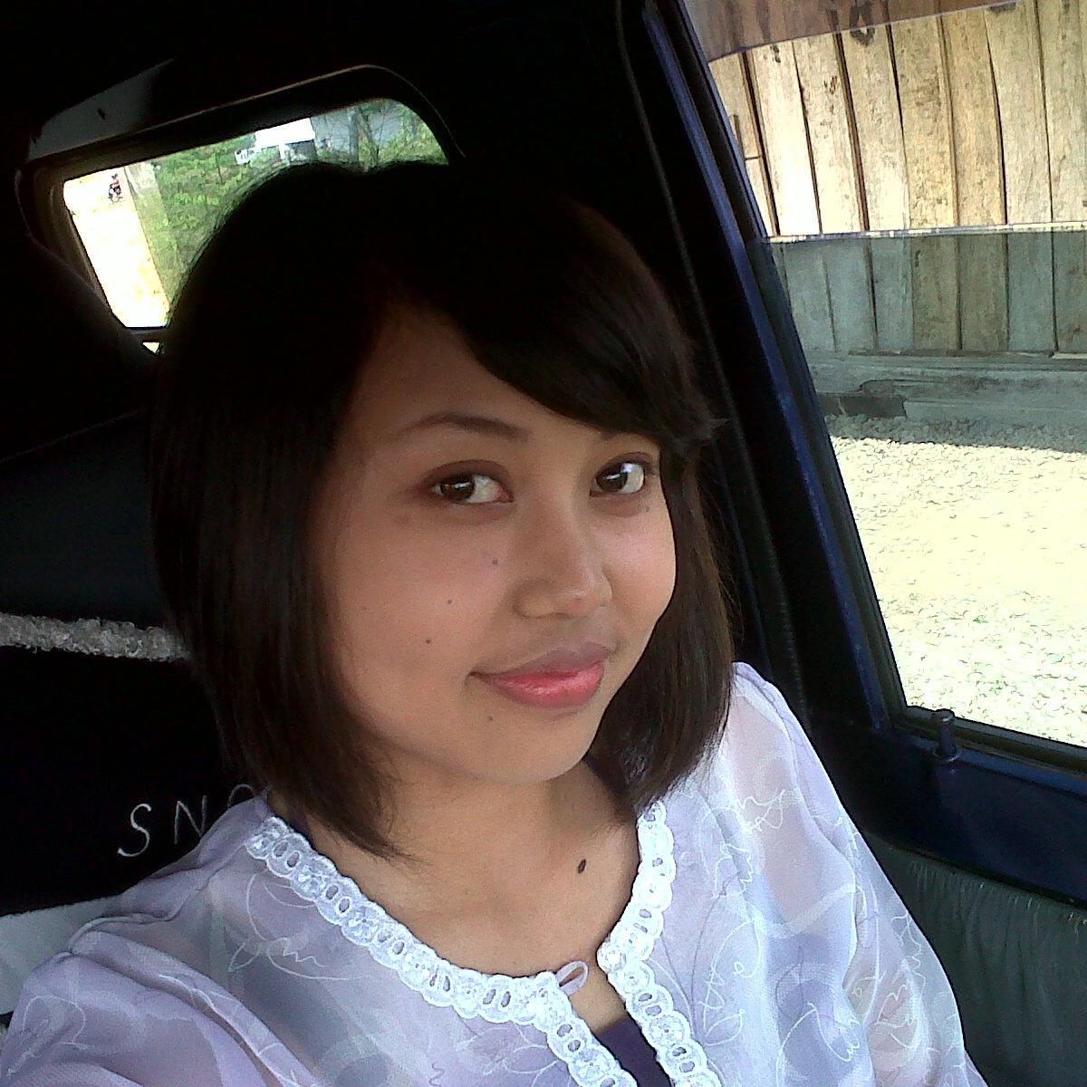 Yang mau Produk Oriflame dan pengen join bisnisnya silahkan add 26D95040 / 52B2FABF atau silahkan klik webku http://t.co/S5w3Am6qKe