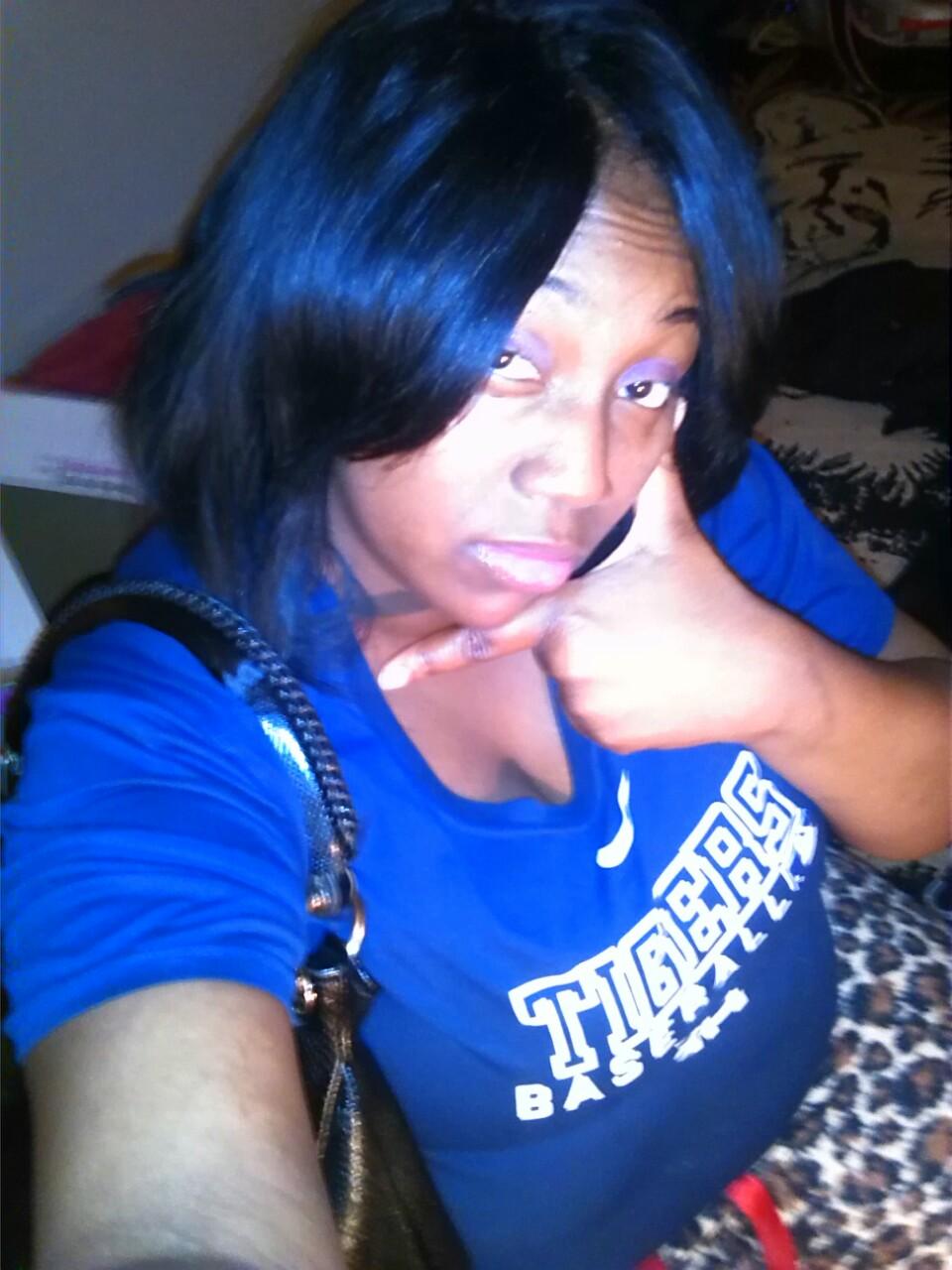-,can't plug a bitch thats already connected , youu might get shocked!