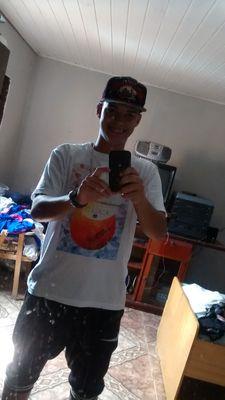 “Enquanto vocês procuram meus defeitos e a perfeição dos outros, eu só procuro a verdadeira felicidade.”