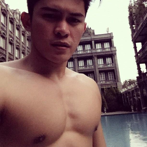 19th | #ChestHolic #AbsHolic #KissHolic | not real ava | Architect :))