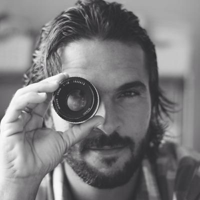 Dog father, Brazilian, Boyfriend, Photography passionate, Pizza lover, Retired surfer.
In Maui - HI.
