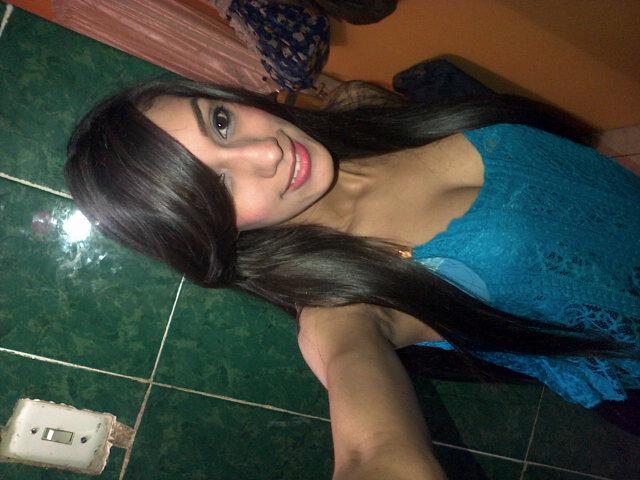 muy relajada! sencilla! AMO la vidaa! ODIO las mentiras! no vivo en el PASADO! ni pienso en el FUTURO! para mi la vida se conjuga mejor en presente perfecto!