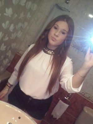 Dame un minuto, para demostrarte que soy la única que puede hacerte feliz, cierra los ojos olvida lo de antes y vive el presente solo y junto a mi.