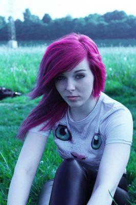 I am the Cheshire Cat, and I have a few tricks up my sleeve. We're all mad here. ((Wonderland RP, OC-ish, Chesshie, #ClassyClarinetChick.))