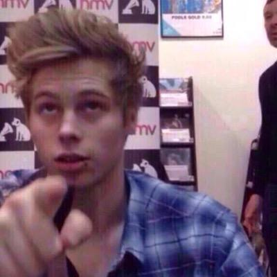 hi cutie, go follow @deepthroatmuke and ask for a follow back