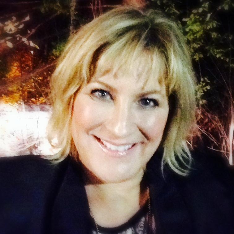 I'm a Professional Makeup Artist & Skin care Consultant for gloProfessional. I enjoy sharing makeup, skin care and beauty tips that are fun and affordable!