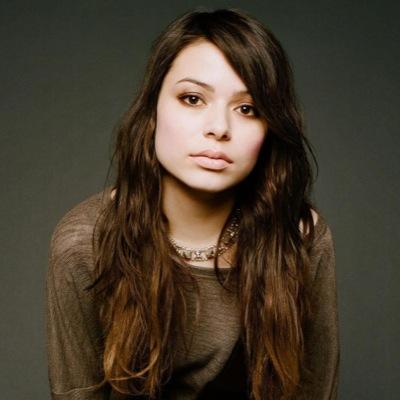 Dawson child. Actress. 21. Megan in Drake & Josh, Carly in iCarly, etc. Puppies are adorable. And waffles are delicious.