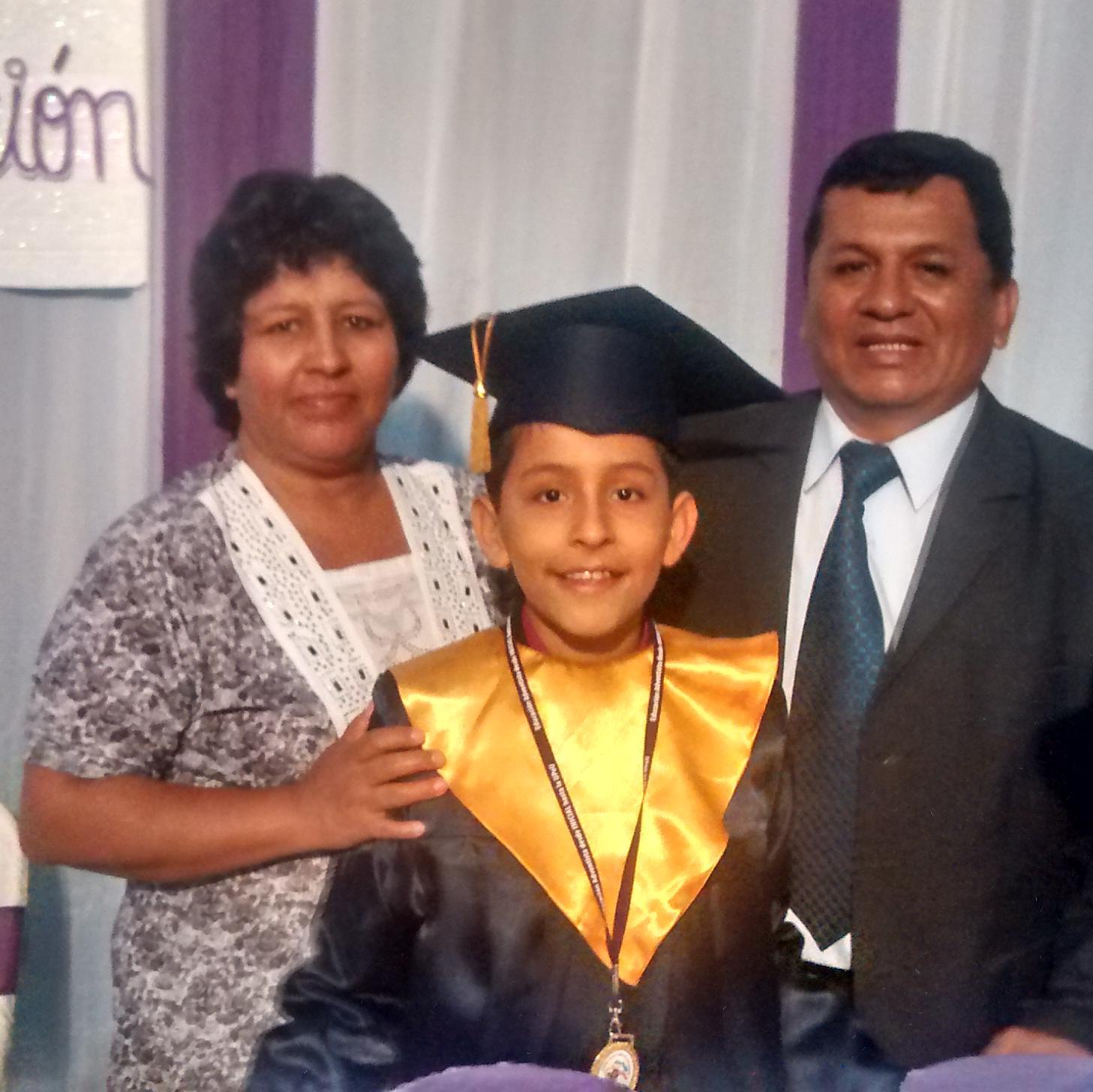 Sirviendo al Señor como Pastor de la Iglesia Adventista en la Misión Nor Oriental. Casado con Elita, padre de: Jhonatan, David y Anghel Gabriel.