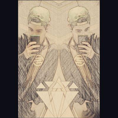 VodkaPiruleta's profile picture. Cuido mis hermanos como cuido mis actos igual. Los ojos bien abiertos, y los puños cerrados. 10deOctubrede2014