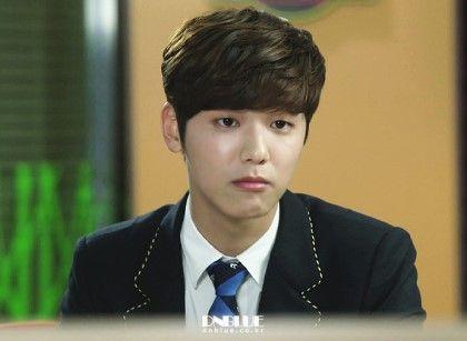 WhitehackerY_s2's profile picture. password「 charlieyoon♥ 」