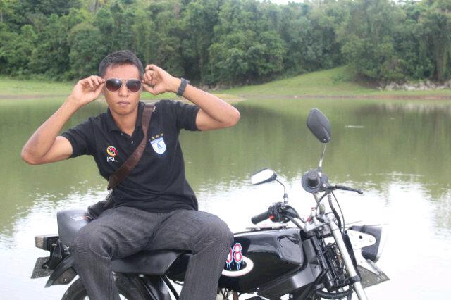aku sedikit galak tapi lembut .sedikit sedi tapi ceria
