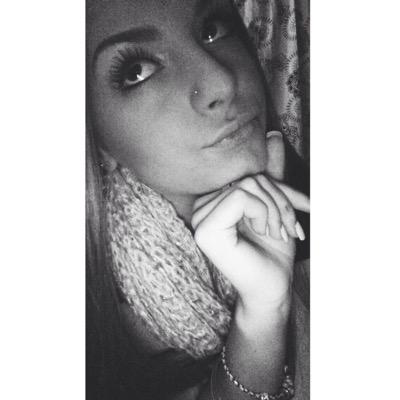 Call me Payyy | 18 | Italian | @MiaaMeeee is bae | #teambisexual | nudes are welcome |