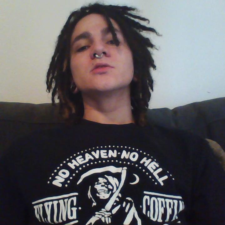Ghetto-speaking and progressive-thinking; somewhere between hoodrat and hippy. Northwest state of mind. 907x253