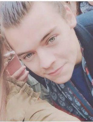 pls follow @harry_stylesoop @harry_stylesoop @harry_stylesoop