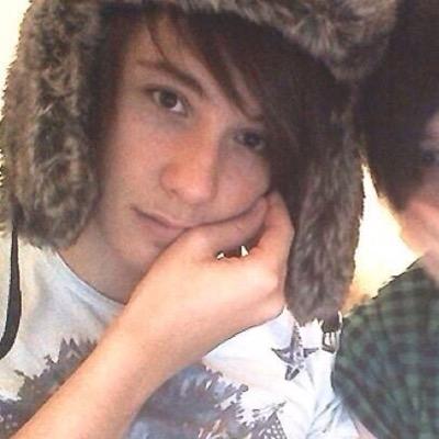 free follow from @FONDLINGIRWIN