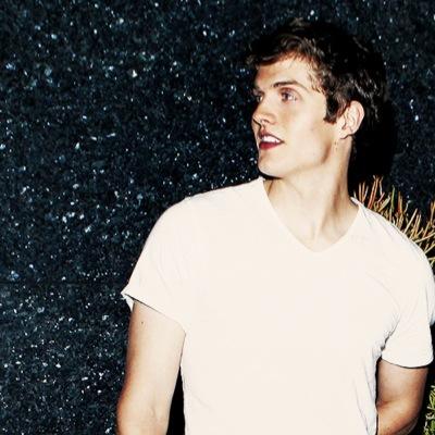 AStrayedLycan Profile Picture